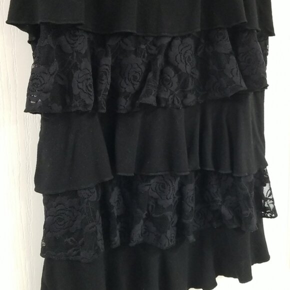 Black Ruffled Tank Top - Picture 4 of 5